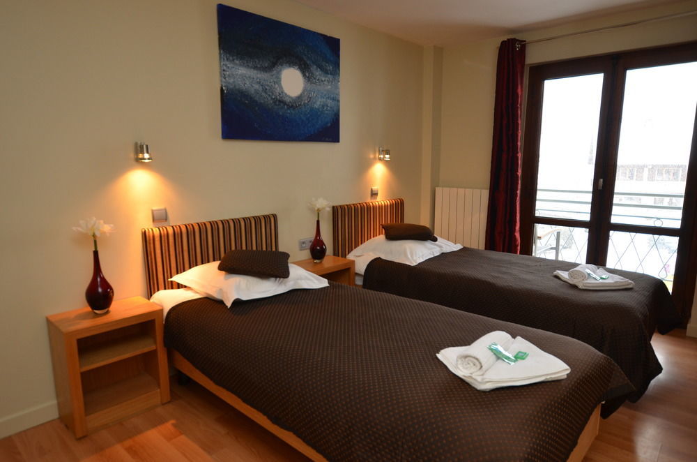 אבוריאז Hotel Rhodos Morzine מראה חיצוני תמונה